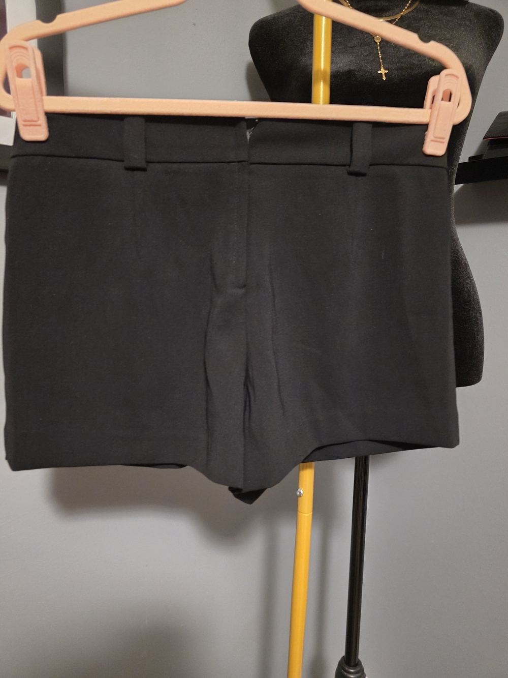 Reduced! Forever 21 Black Tailored High Rise Dress Shorts Women's M Minimalist - Picture 9 of 9
